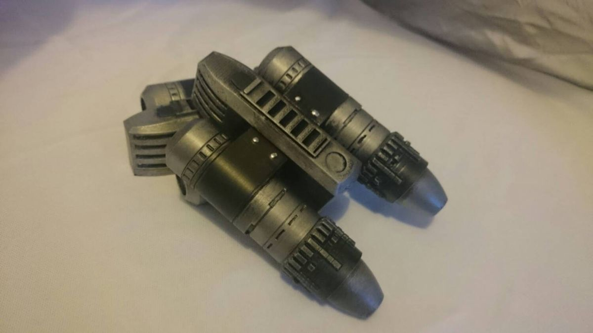 Manuvering thrust pack